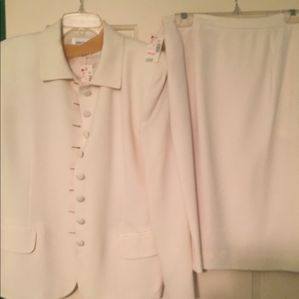 NWT Jones  of New York size 12 suit